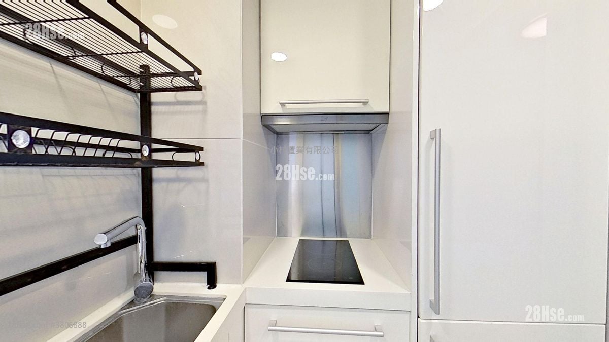 kitchen: The Icon Rental 1 Bedroom , 1 Bathroom 452 ft²