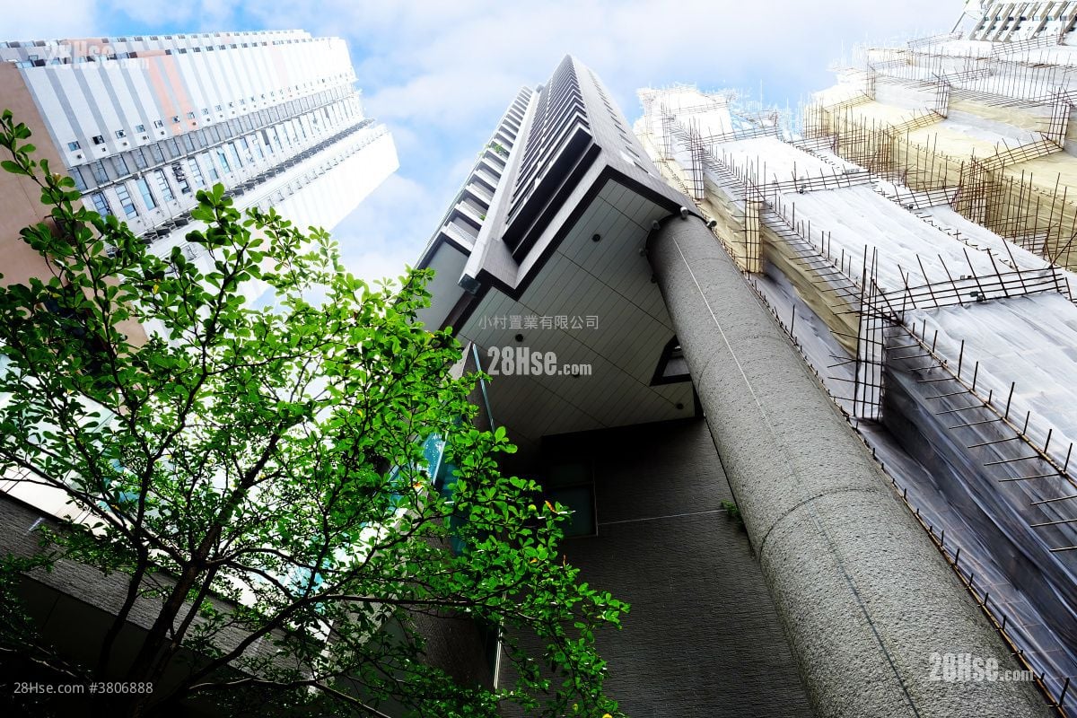 building outlook: The Icon Rental 1 Bedroom , 1 Bathroom 452 ft²