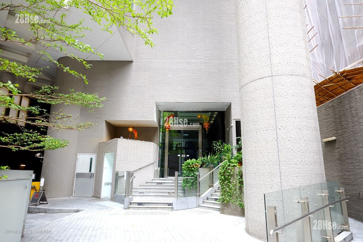 main door: The Icon Rental 1 Bedroom , 1 Bathroom 452 ft²