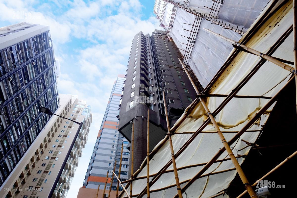 building outlook: The Icon Rental 1 Bedroom , 1 Bathroom 452 ft²