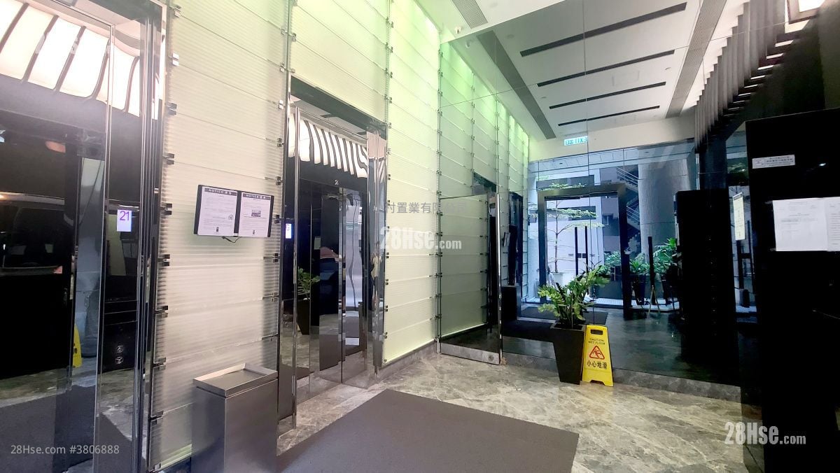 main door: The Icon Rental 1 Bedroom , 1 Bathroom 452 ft²