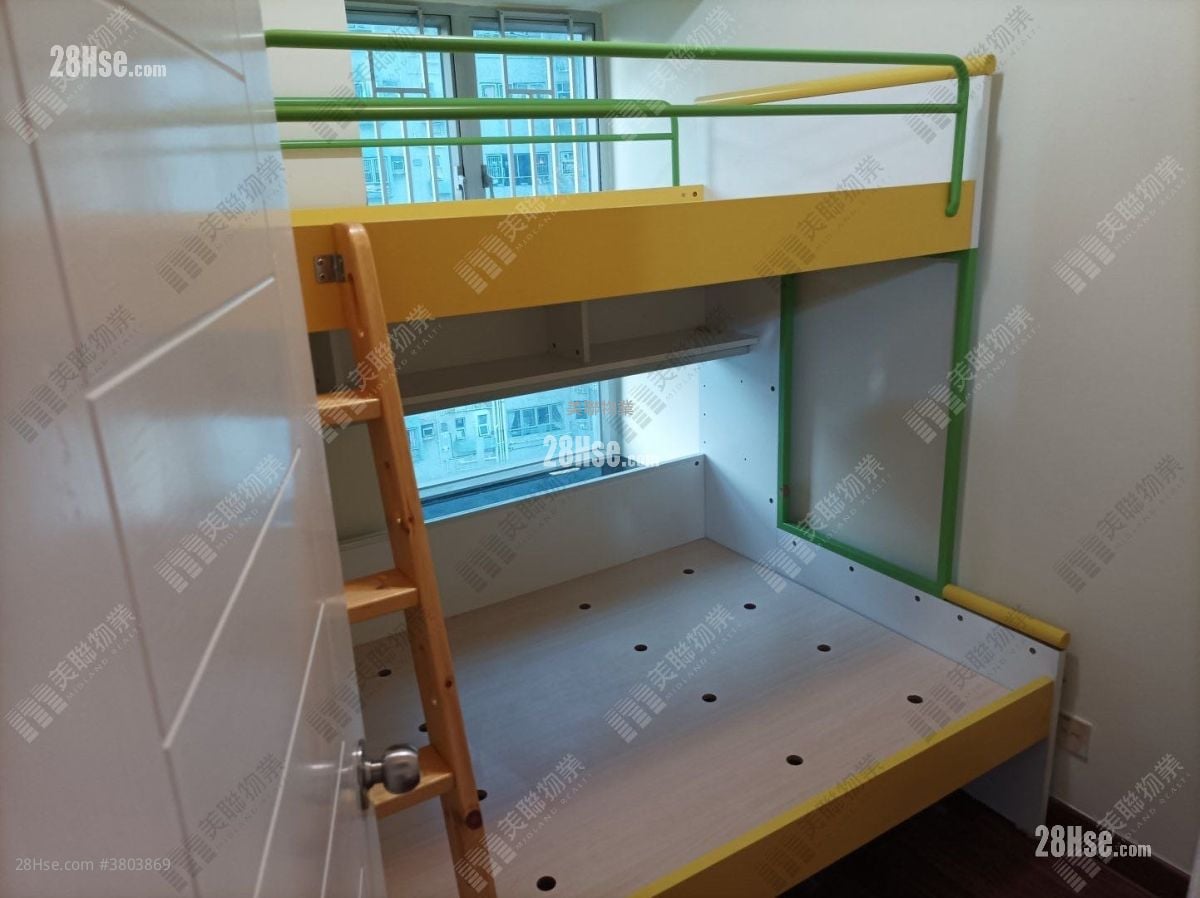 Summit Terrace Sell 2 Bedrooms , 1 Bathroom 435 ft²