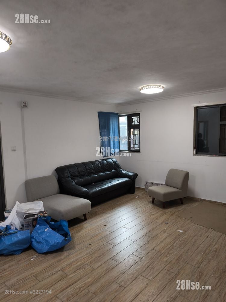 村屋 租盤 3 房 , 1 浴室 630 平方呎