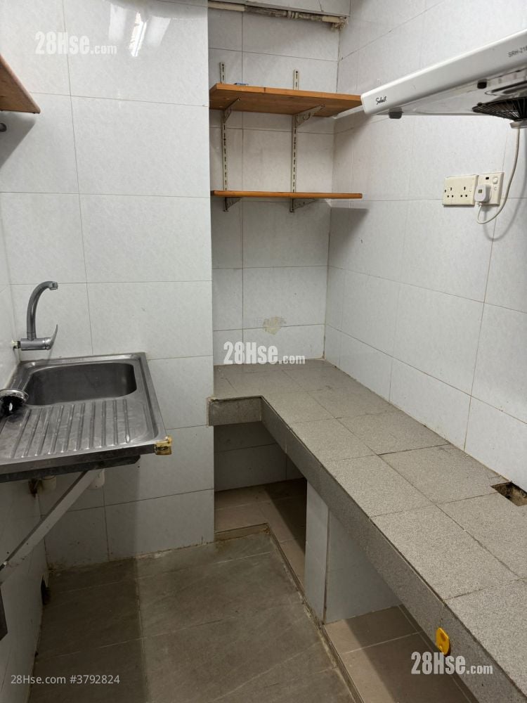 Whampoa Building Sell 2 Bedrooms , 1 Bathroom 423 ft²