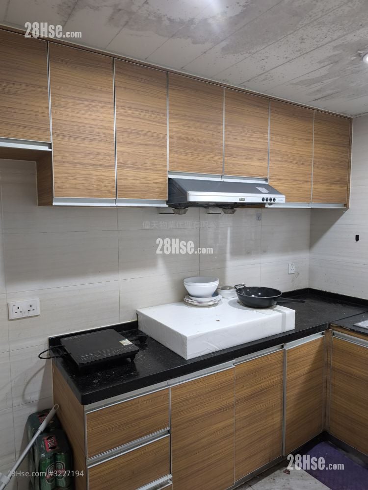 村屋 租盤 3 房 , 1 浴室 630 平方呎