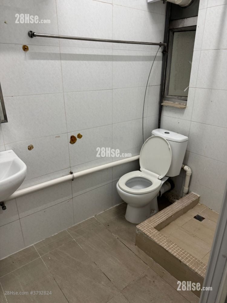 Whampoa Building Sell 2 Bedrooms , 1 Bathroom 423 ft²