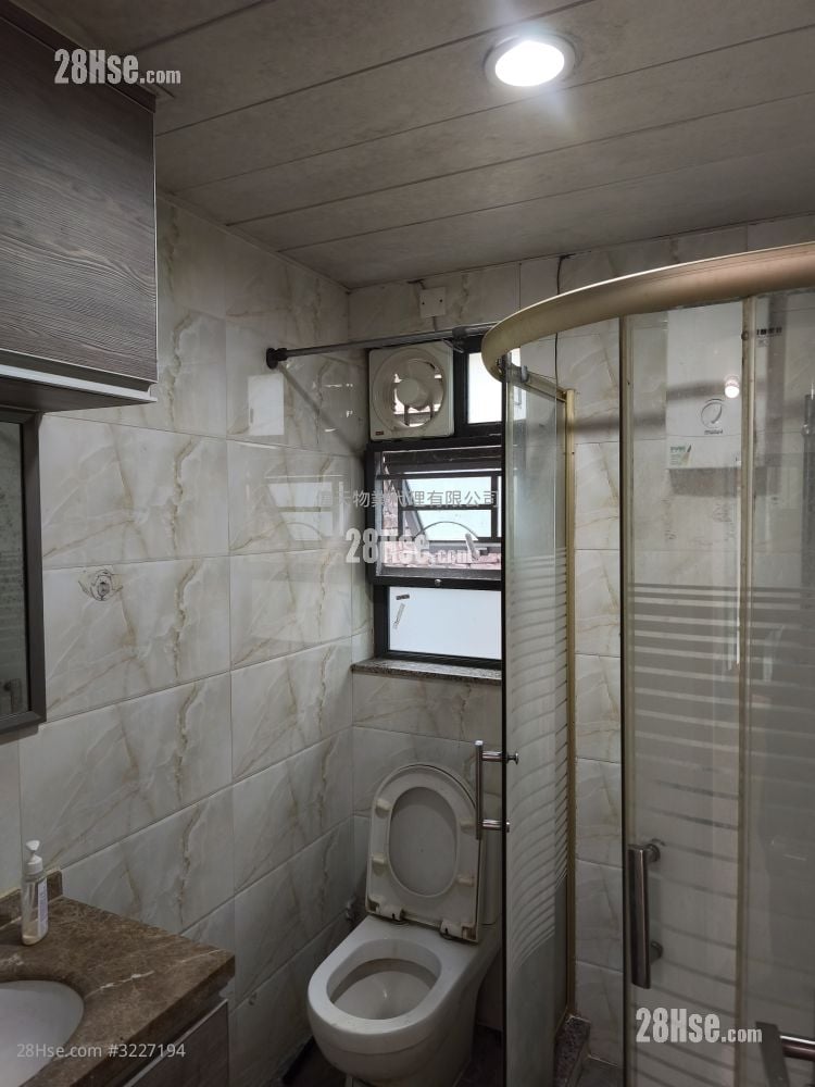 村屋 租盤 3 房 , 1 浴室 630 平方呎