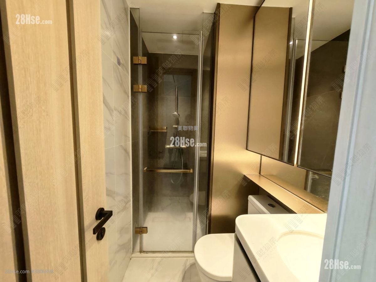 浴室: One Innovale 售盘 1 房 , 1 浴室 315 平方尺