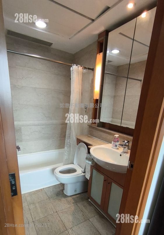 Royal Peninsula Sell 3 Bedrooms , 2 Bathrooms 713 ft²