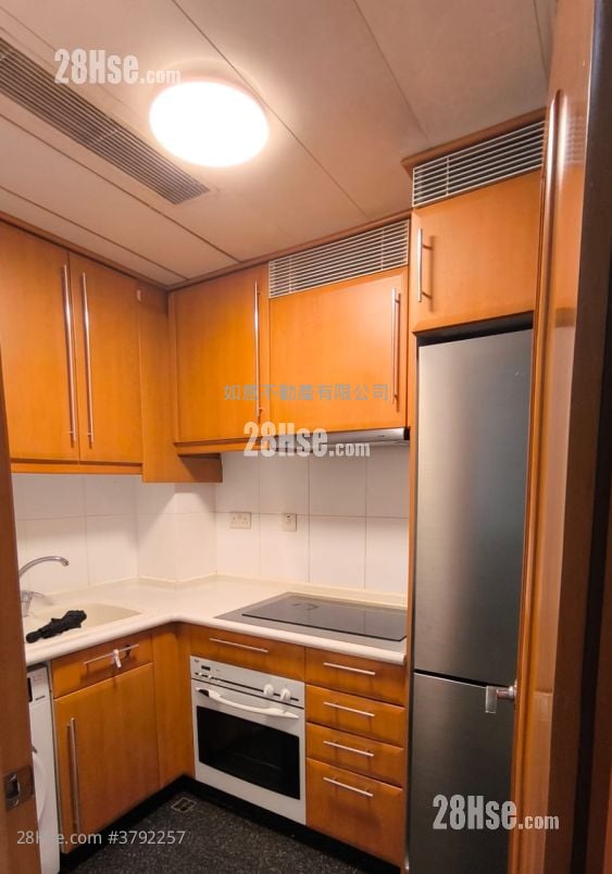 Royal Peninsula Sell 3 Bedrooms , 2 Bathrooms 713 ft²