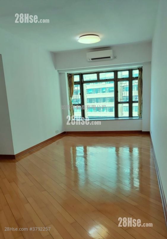 Royal Peninsula Sell 3 Bedrooms , 2 Bathrooms 713 ft²