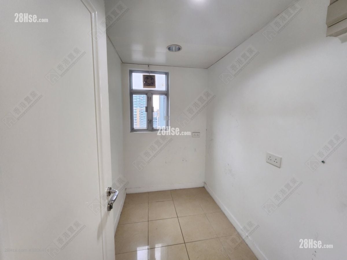 宇晴轩 售盘 4 房 , 2 浴室 452 平方尺