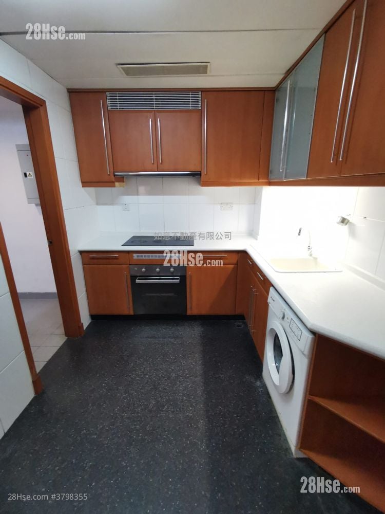 Royal Peninsula Sell 4 Bedrooms , 3 Bathrooms 948 ft²