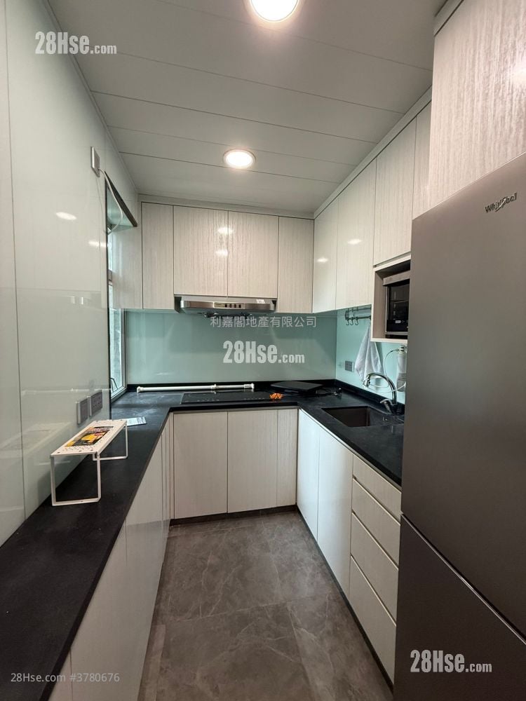 Greenview Court Rental 2 Bedrooms , 1 Bathroom 477 ft²