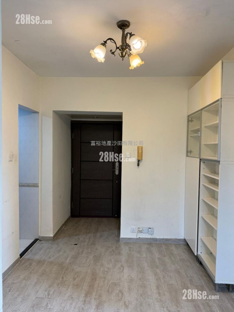 Golden Lion Garden Rental 1 Bedroom , 1 Bathroom 260 ft²