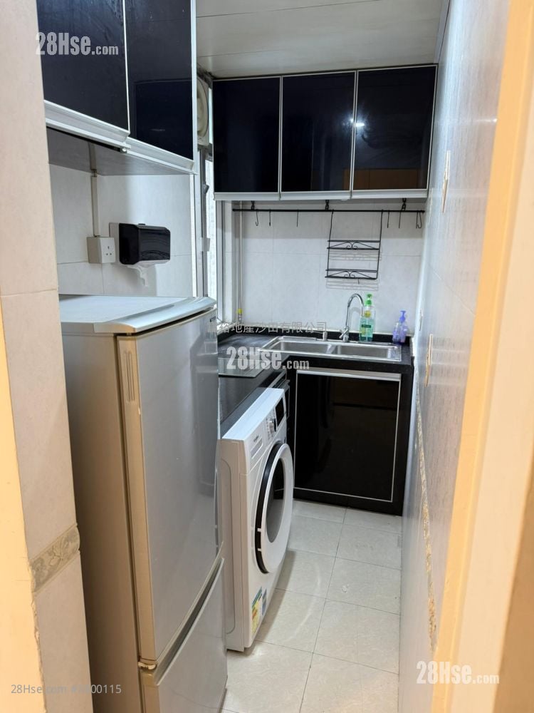 Golden Lion Garden Rental 1 Bedroom , 1 Bathroom 260 ft²