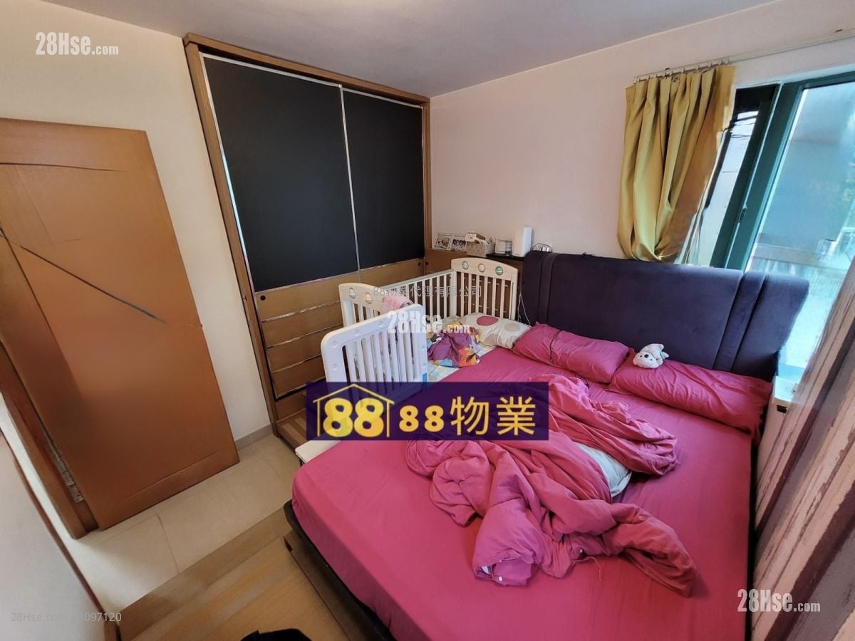 村屋 售盤 3 房 , 1 浴室 700 平方呎