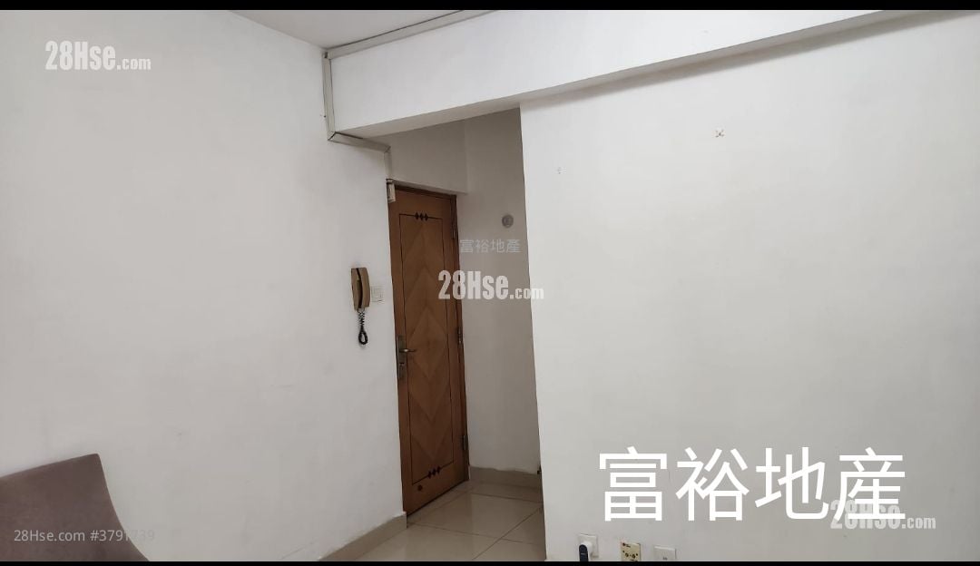 Kam Ho Mansion Rental 2 Bedrooms , 1 Bathroom 303 ft²