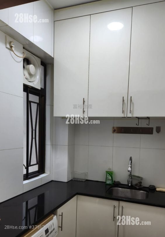 Kam Ho Mansion Rental 2 Bedrooms , 1 Bathroom 303 ft²