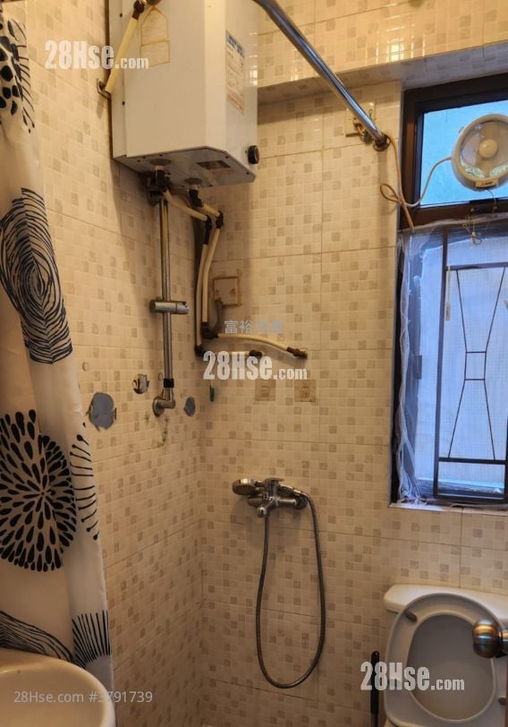 Kam Ho Mansion Rental 2 Bedrooms , 1 Bathroom 303 ft²