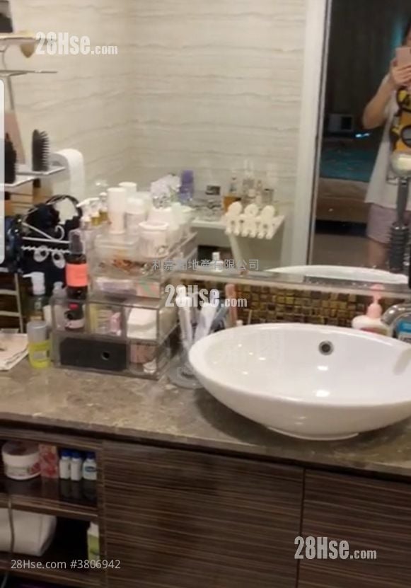 领凯 售盘 4 房 , 3 浴室 995 平方尺