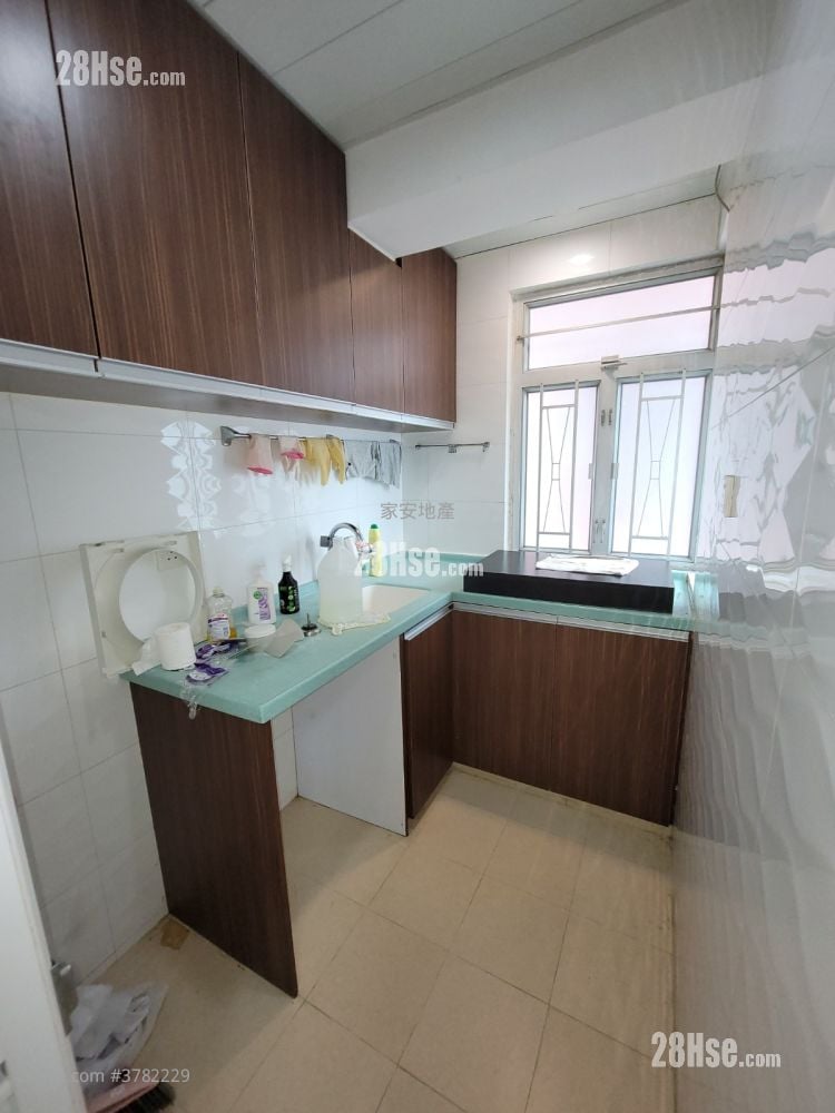 鸿运中心 售盘 2 房 , 1 浴室 341 平方尺