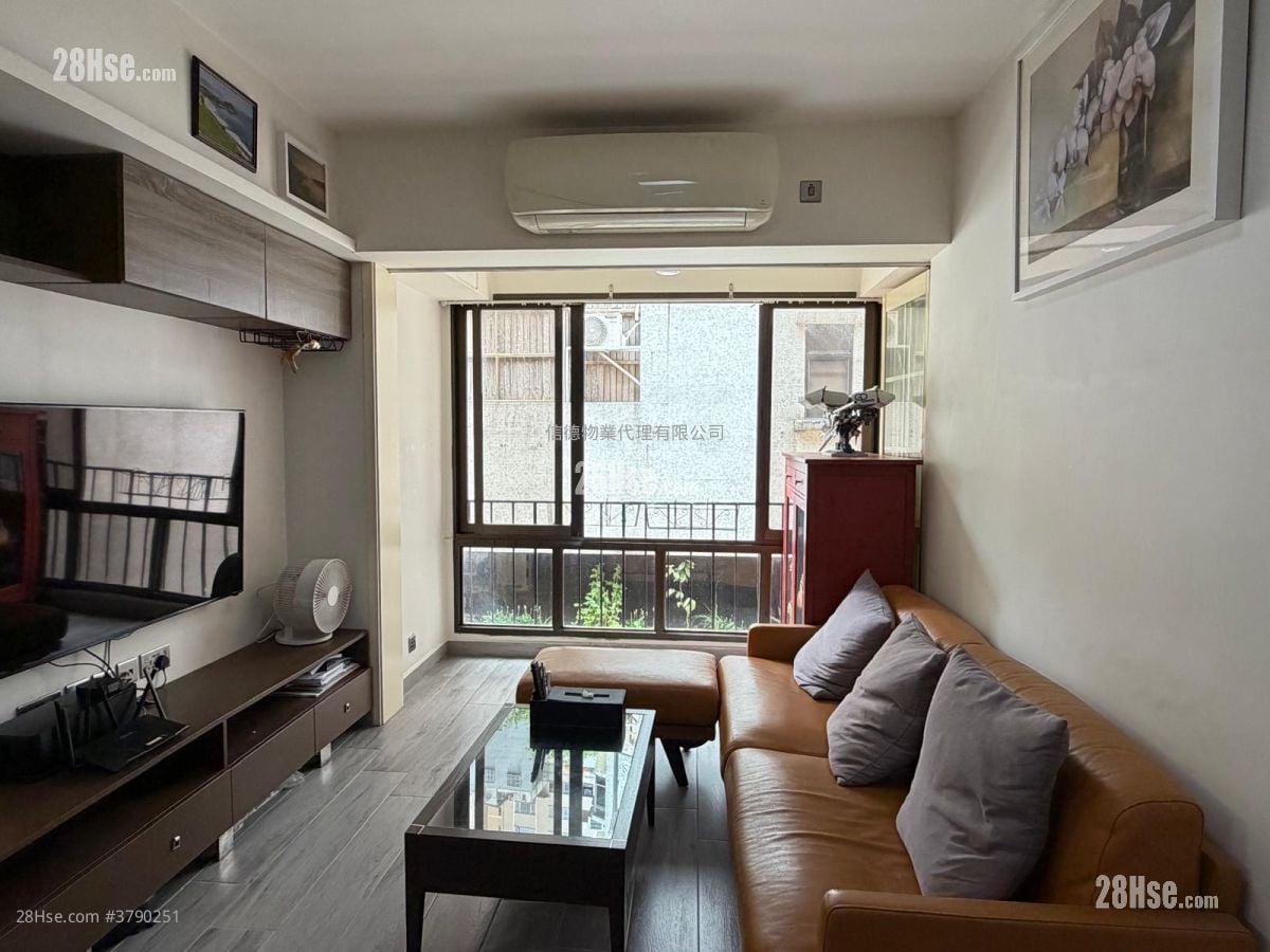 Sea Breeze Court Rental 2 Bedrooms , 2 Bathrooms 749 ft²