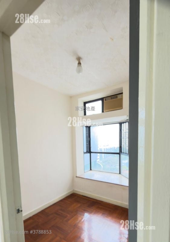 Crystal Park Sell 2 Bedrooms , 1 Bathroom 477 ft²