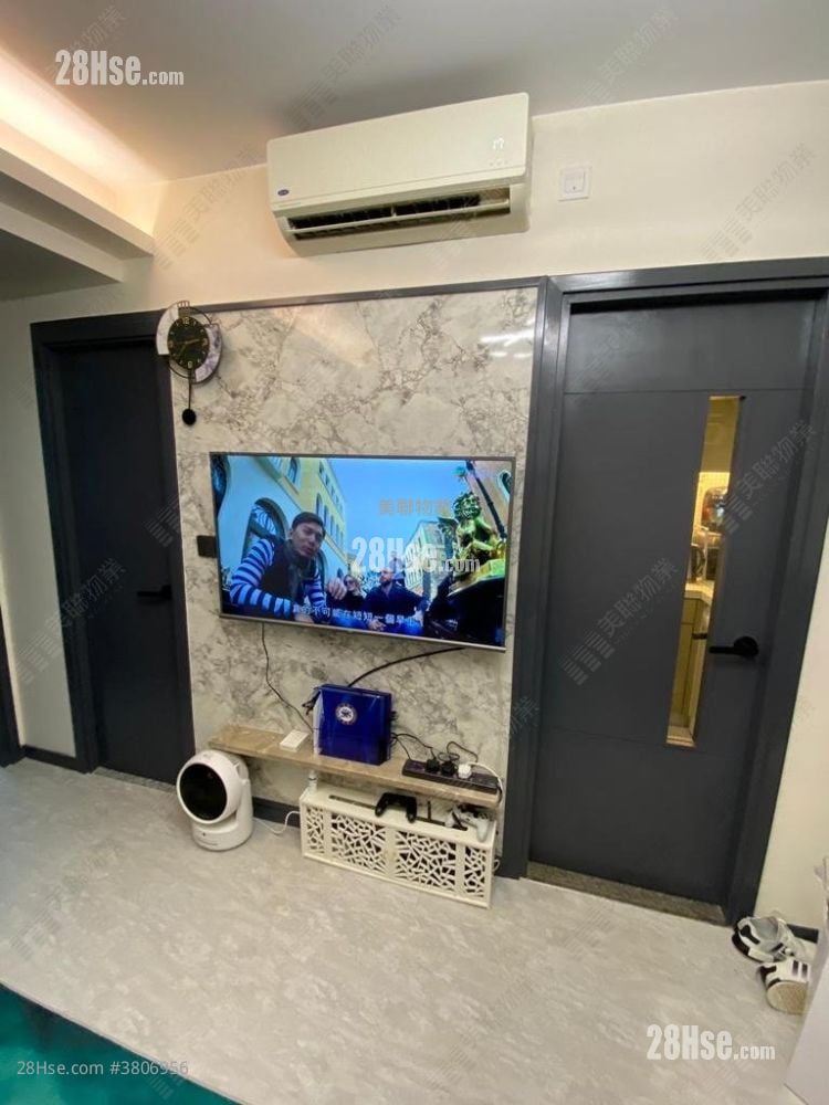 Metro Harbour View Sell 2 Bedrooms , 1 Bathroom 320 ft²