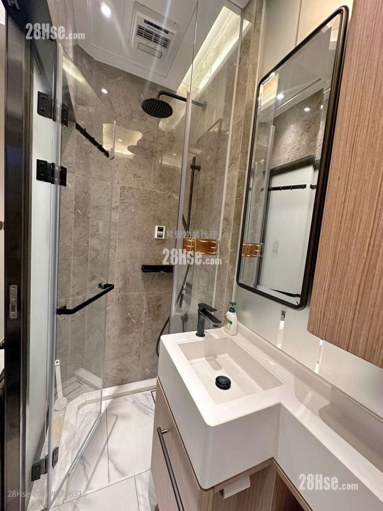 The Vantage Rental Studio , 1 Bathroom 196 ft²