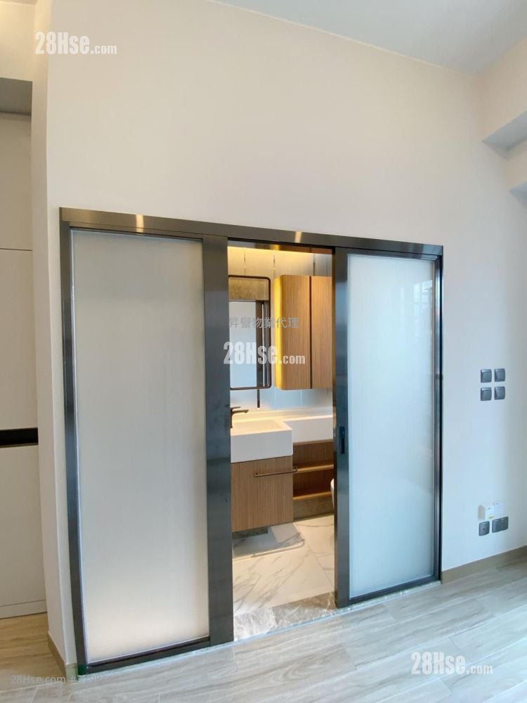 The Vantage Rental Studio , 1 Bathroom 196 ft²