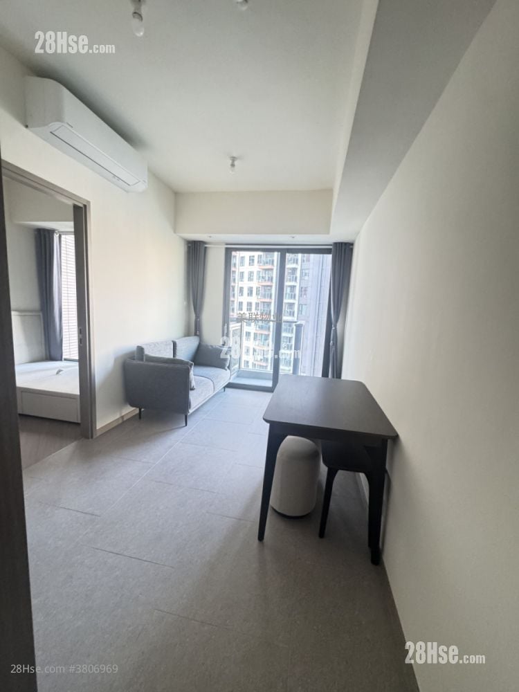 Yoho West Sell 2 Bedrooms , 1 Bathroom 295 ft²