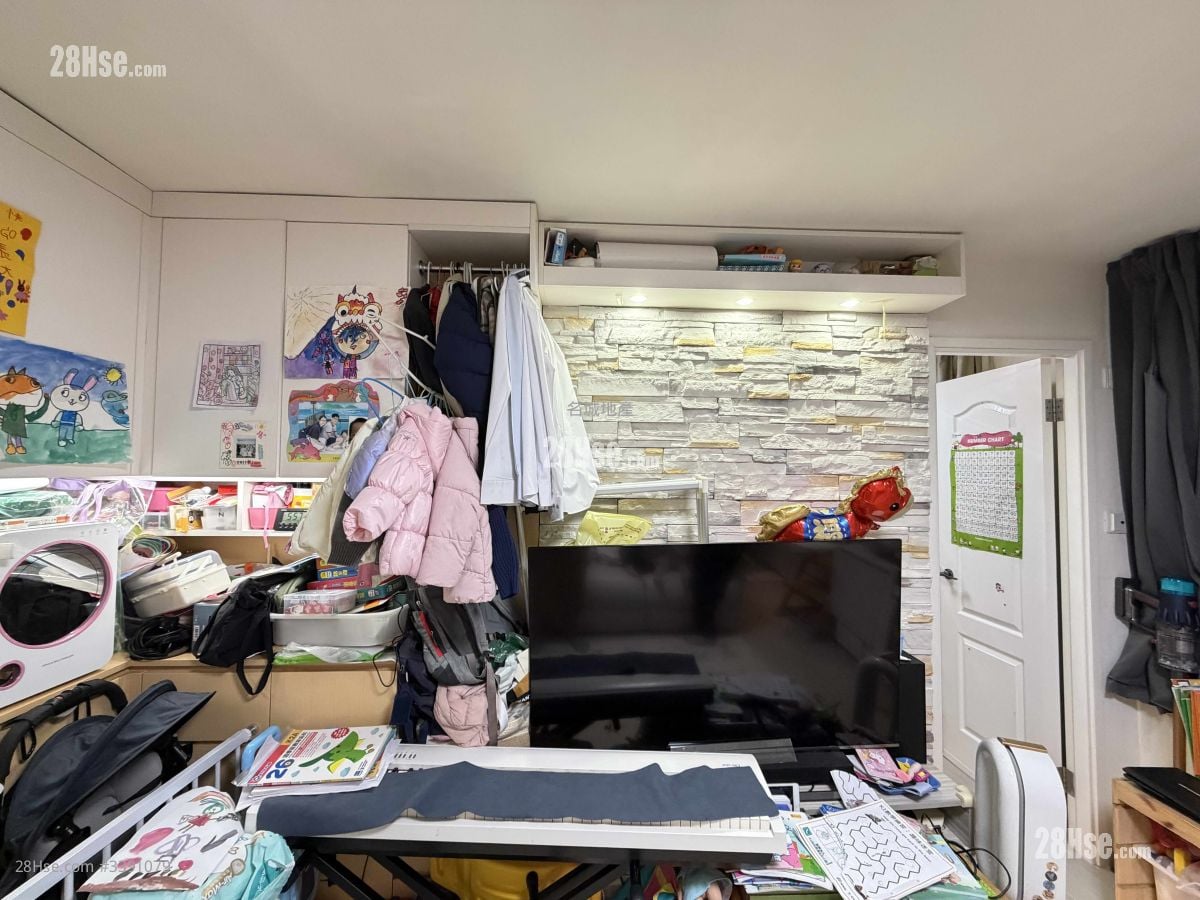 May Shing Court Sell 1 Bedroom , 1 Bathroom 351 ft²