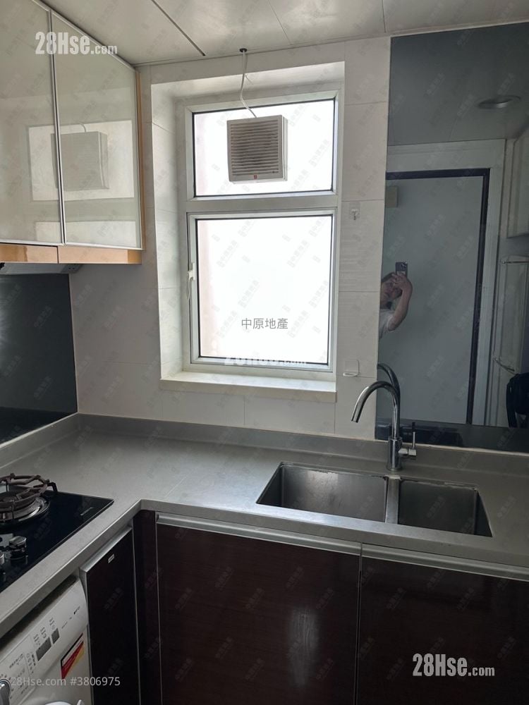 Central Park Towers Sell 3 Bedrooms , 2 Bathrooms 698 ft²