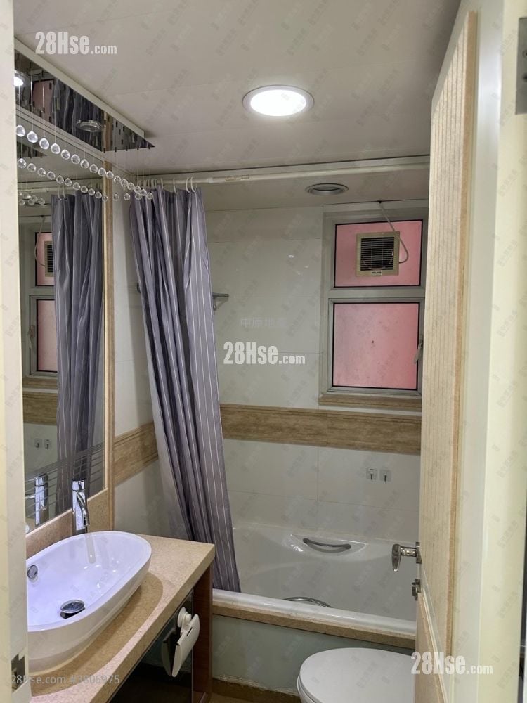 Central Park Towers Sell 3 Bedrooms , 2 Bathrooms 698 ft²