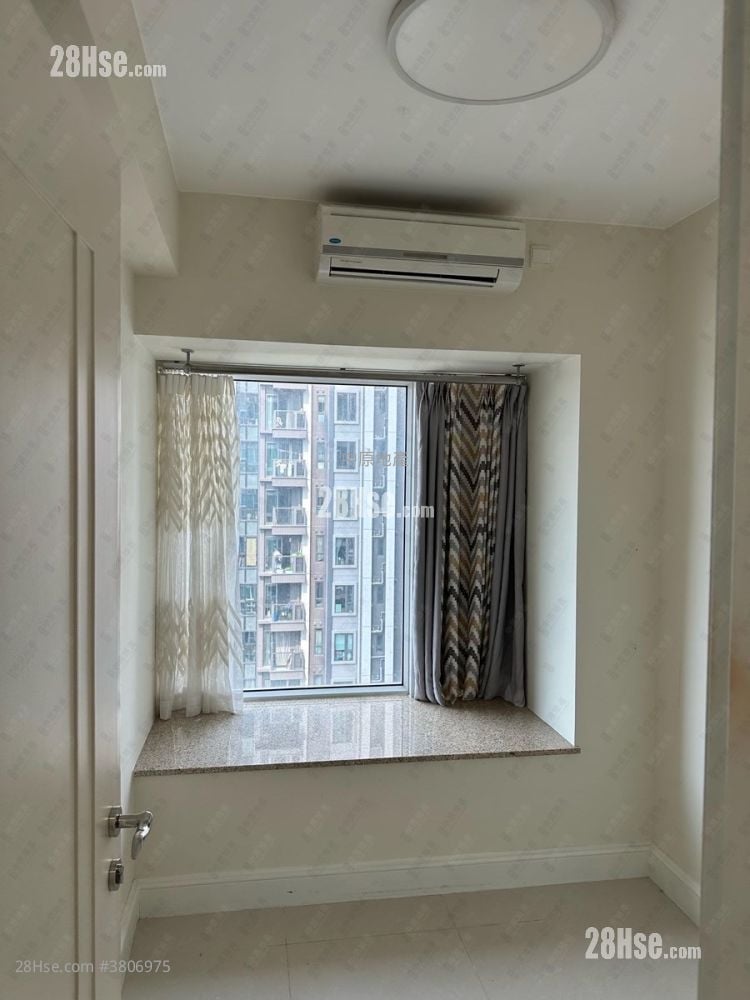 Central Park Towers Sell 3 Bedrooms , 2 Bathrooms 698 ft²