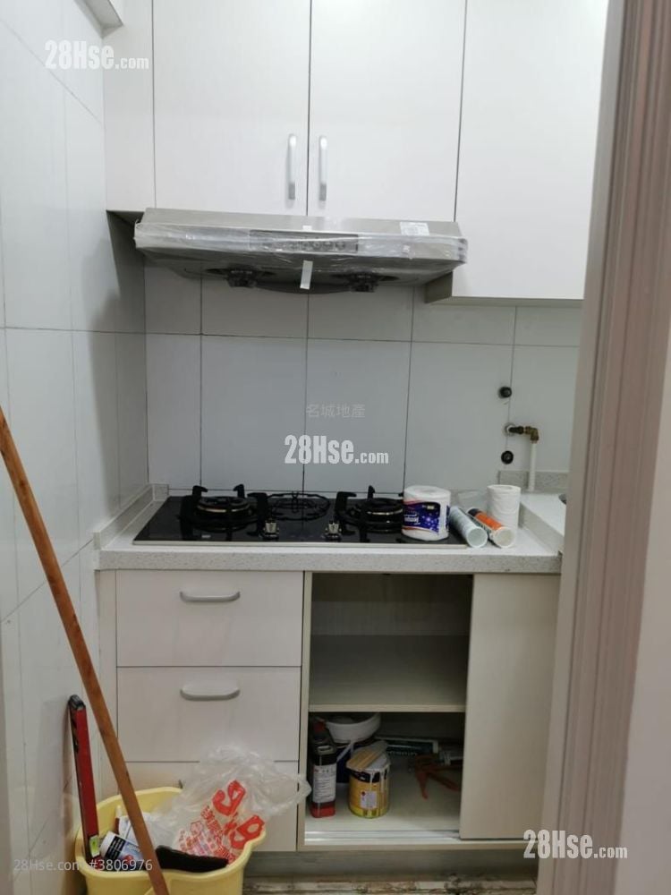 Tsuen Wan Centre Sell 2 Bedrooms , 1 Bathroom 324 ft²