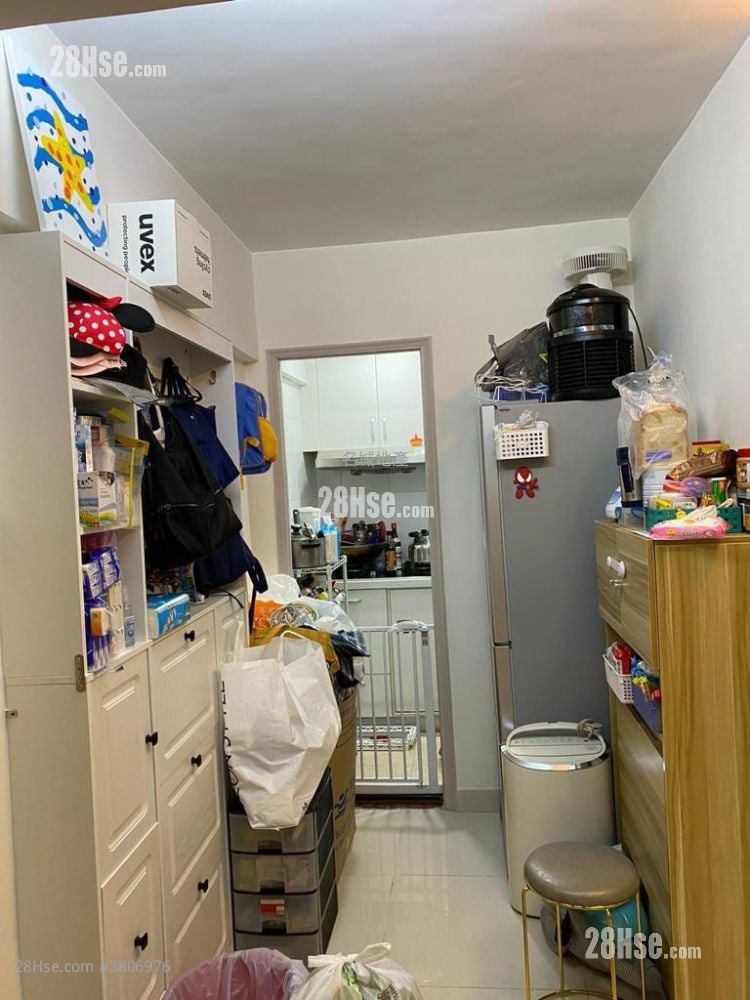 Tsuen Wan Centre Sell 2 Bedrooms , 1 Bathroom 324 ft²