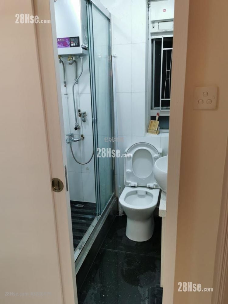 Tsuen Wan Centre Sell 2 Bedrooms , 1 Bathroom 324 ft²
