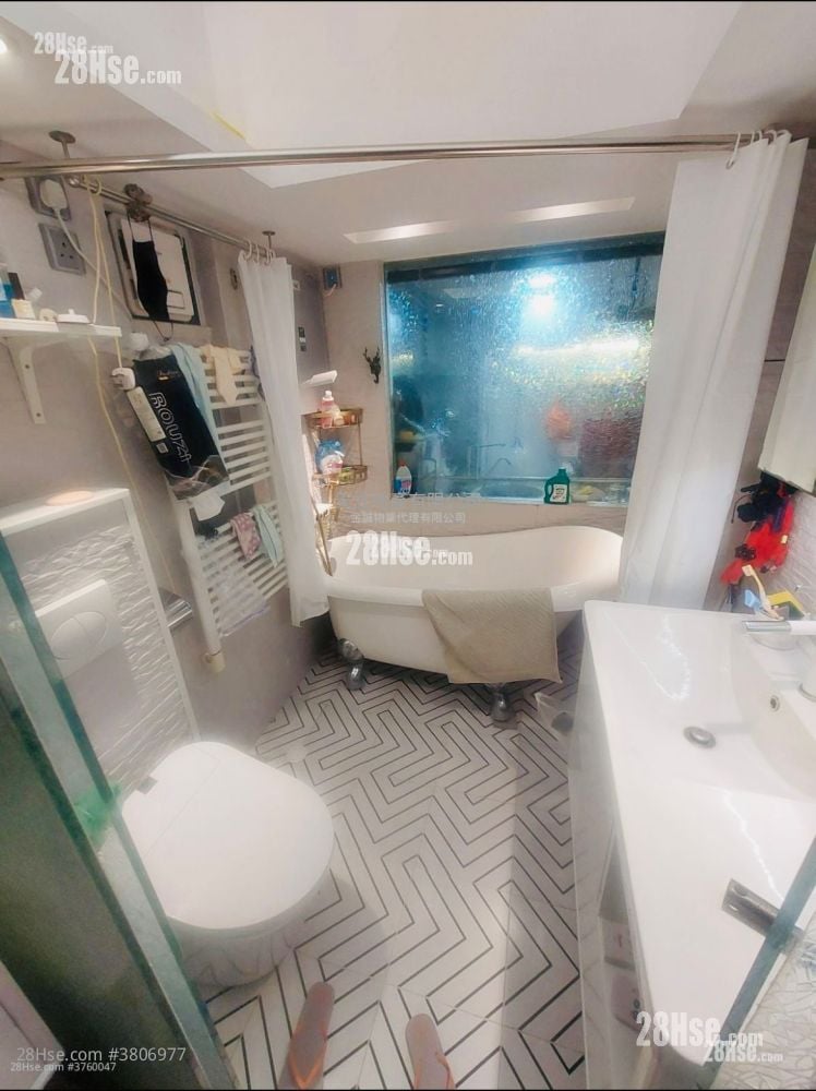 Midland Centre Rental Studio , 1 Bathroom 330 ft²