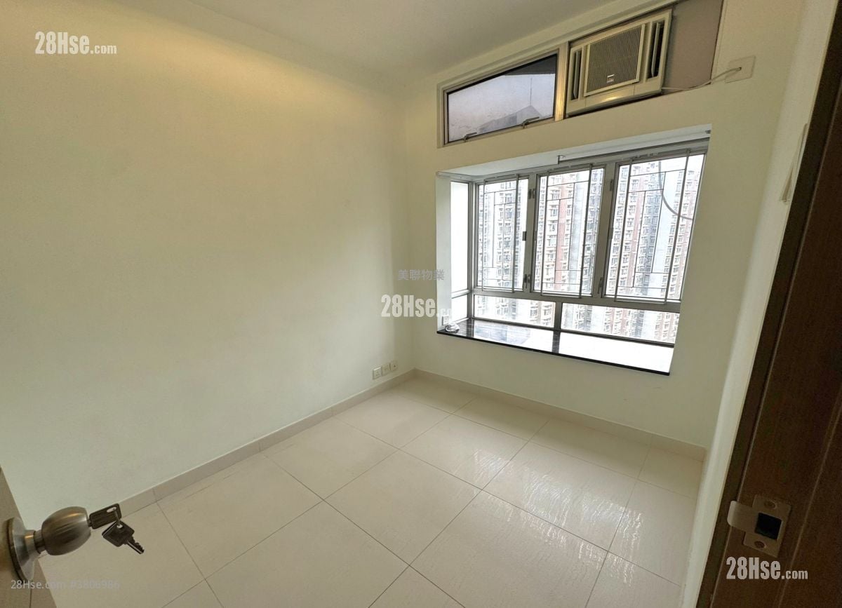 Greenfield Garden Rental 2 Bedrooms , 1 Bathroom 383 ft²