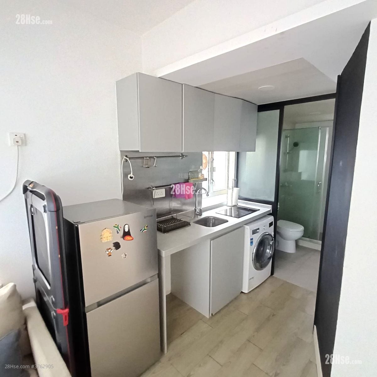 227 Hollywood Road Rental Studio , 1 Bathroom 297 ft²