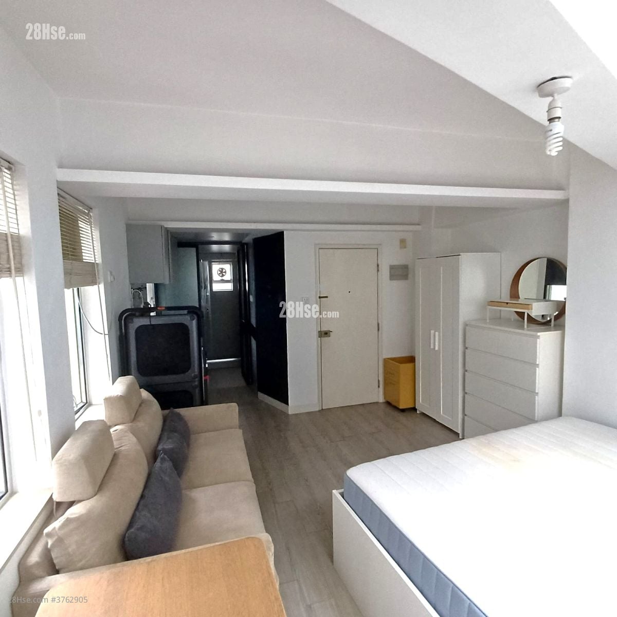 227 Hollywood Road Rental Studio , 1 Bathroom 297 ft²