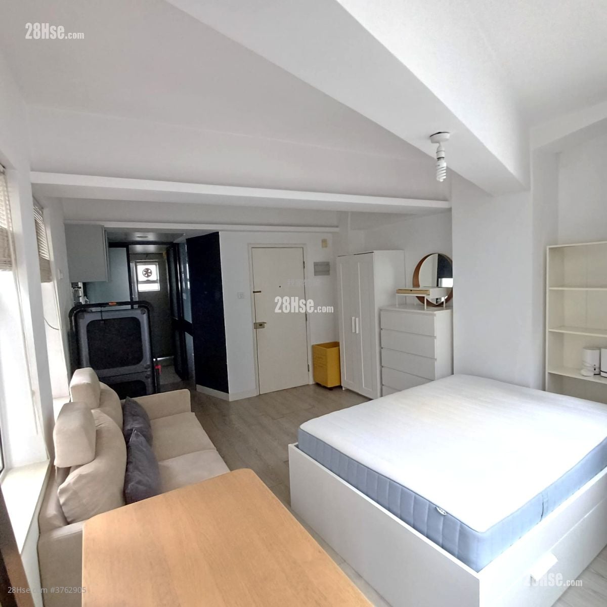 227 Hollywood Road Rental Studio , 1 Bathroom 297 ft²