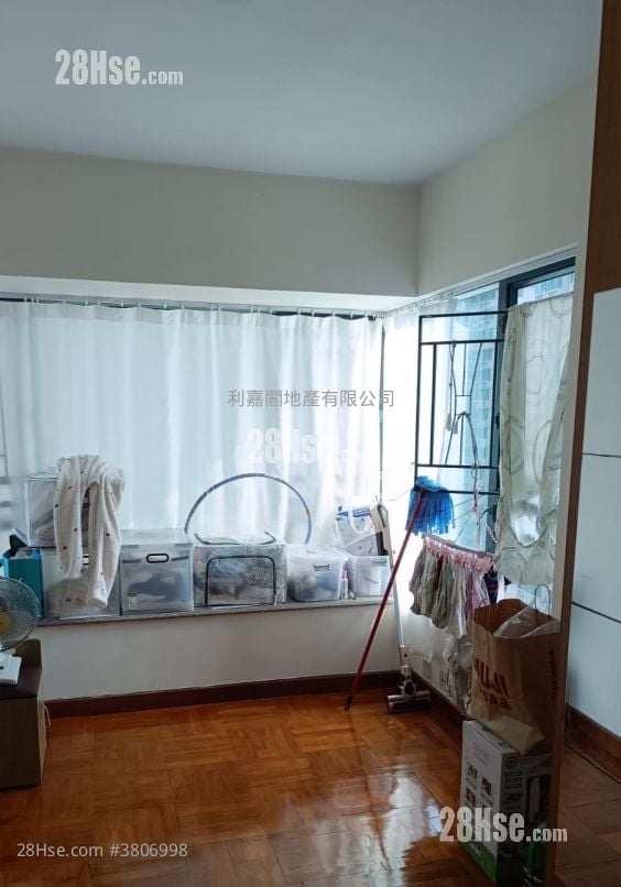 The Metro City Sell 3 Bedrooms , 2 Bathrooms 735 ft²