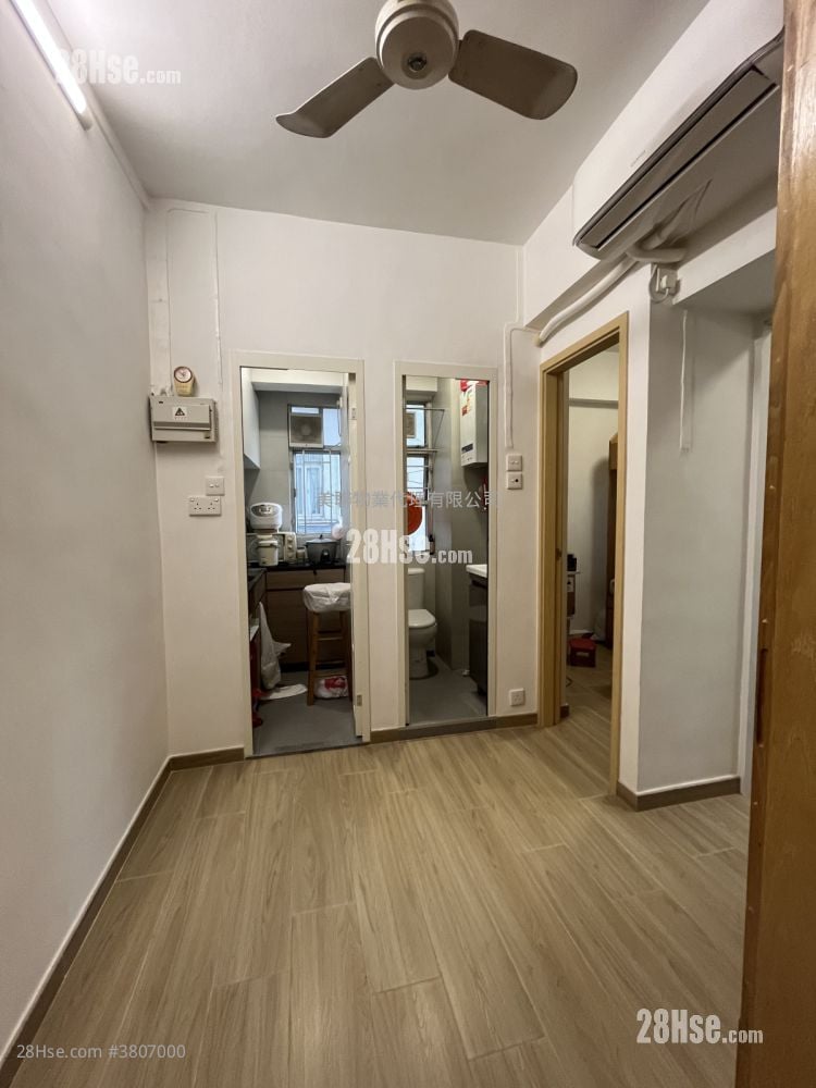 Tung Keung Building Sell 2 Bedrooms , 1 Bathroom 242 ft²