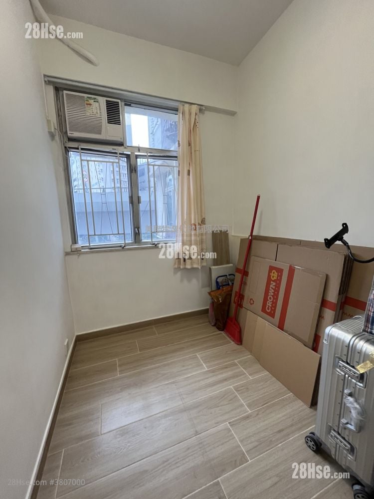 Tung Keung Building Sell 2 Bedrooms , 1 Bathroom 242 ft²