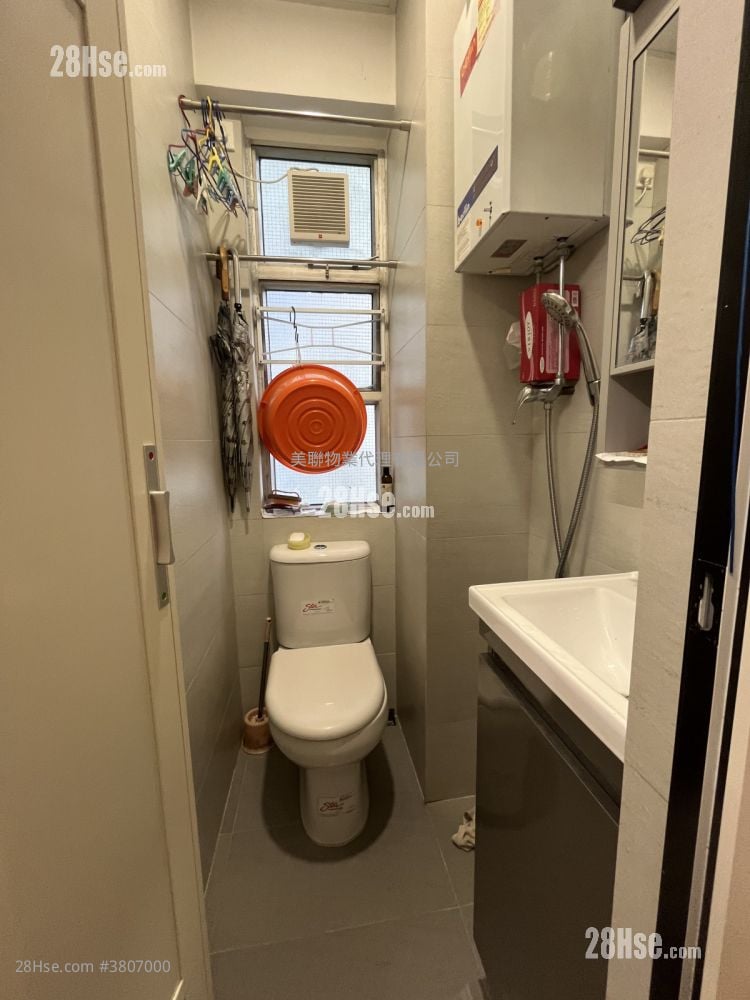 Tung Keung Building Sell 2 Bedrooms , 1 Bathroom 242 ft²