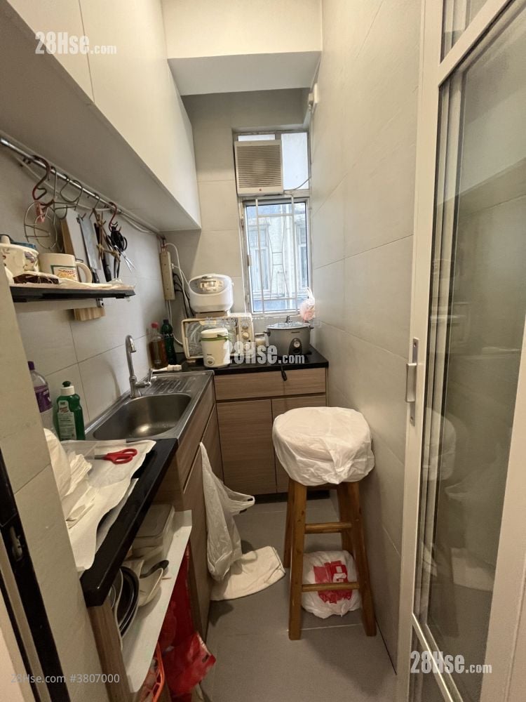 Tung Keung Building Sell 2 Bedrooms , 1 Bathroom 242 ft²