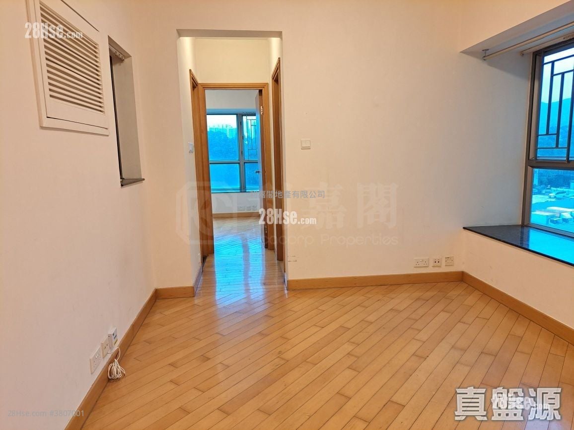 Yoho Town Sell 2 Bedrooms , 1 Bathroom 393 ft²